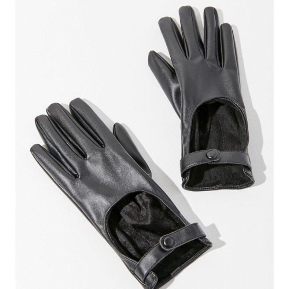 NWOT! Faux leather glove Urban outfitters